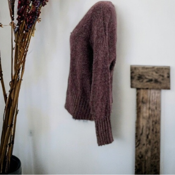 Abound By Nordstrom Burgundy Stem V-Neck Sweater 
Size Medium - Picture 3 of 7